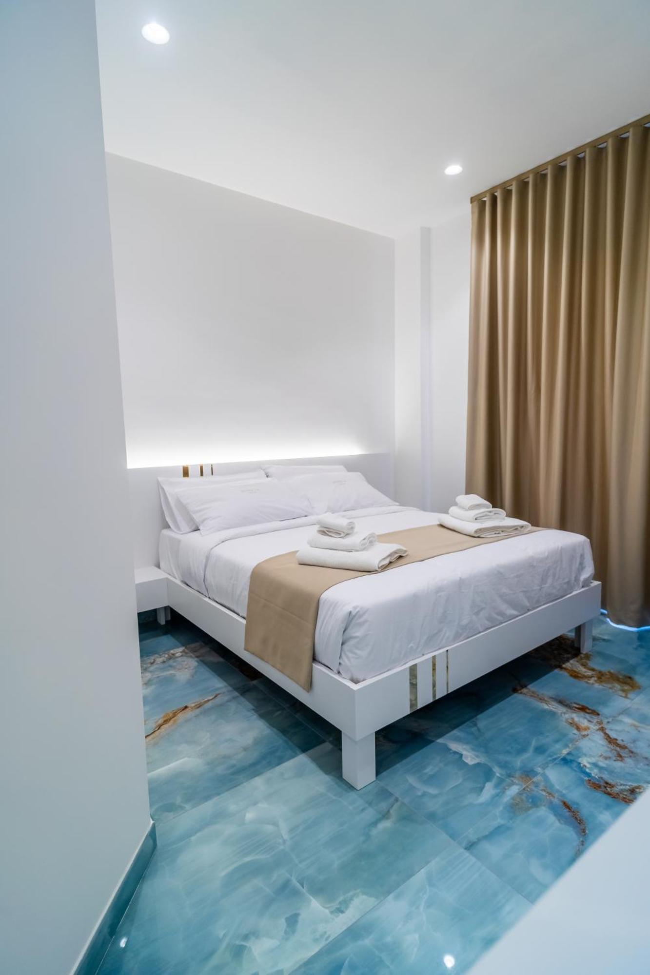 Suite 14 Scalea Exterior photo