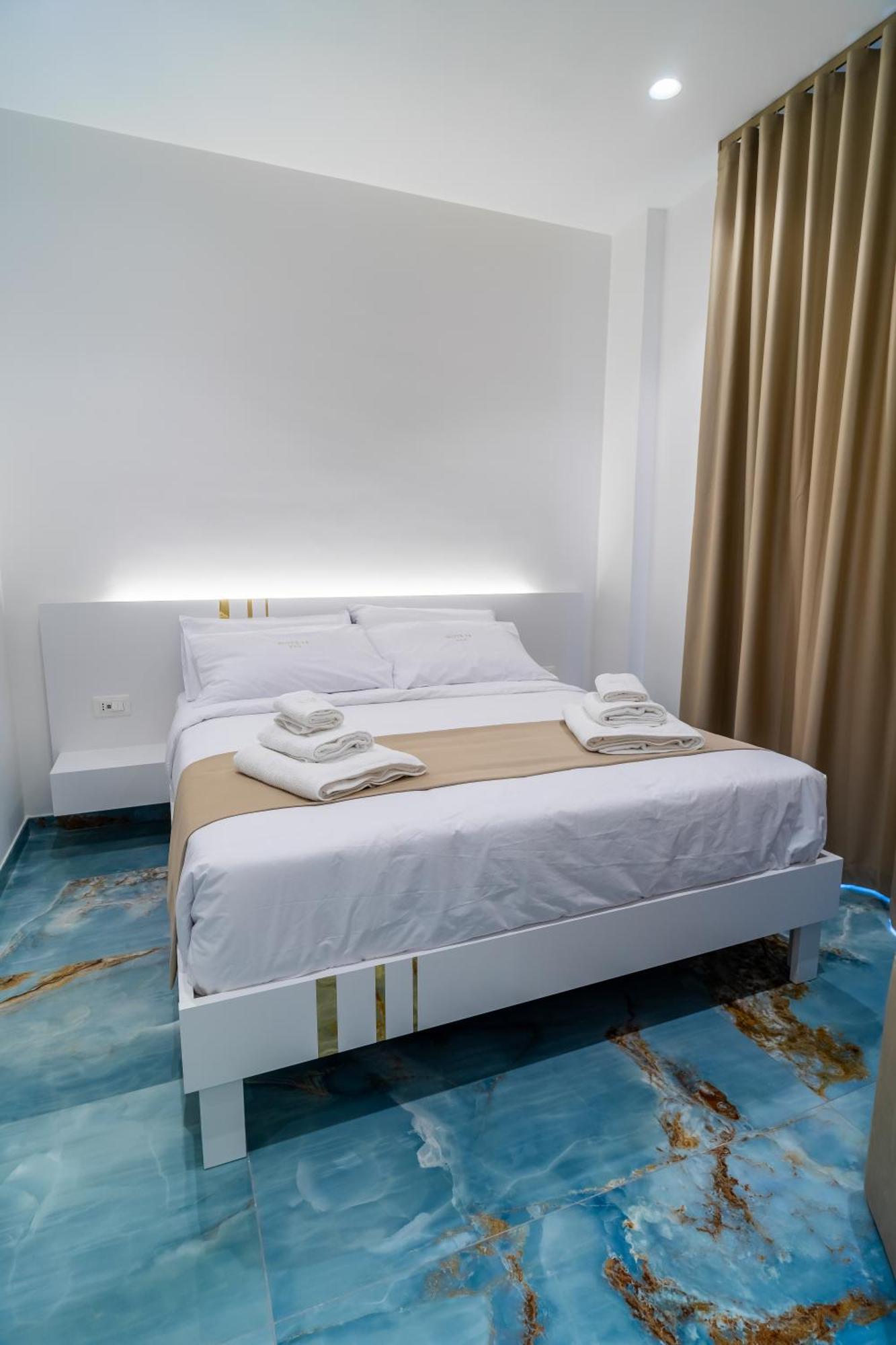 Suite 14 Scalea Exterior photo