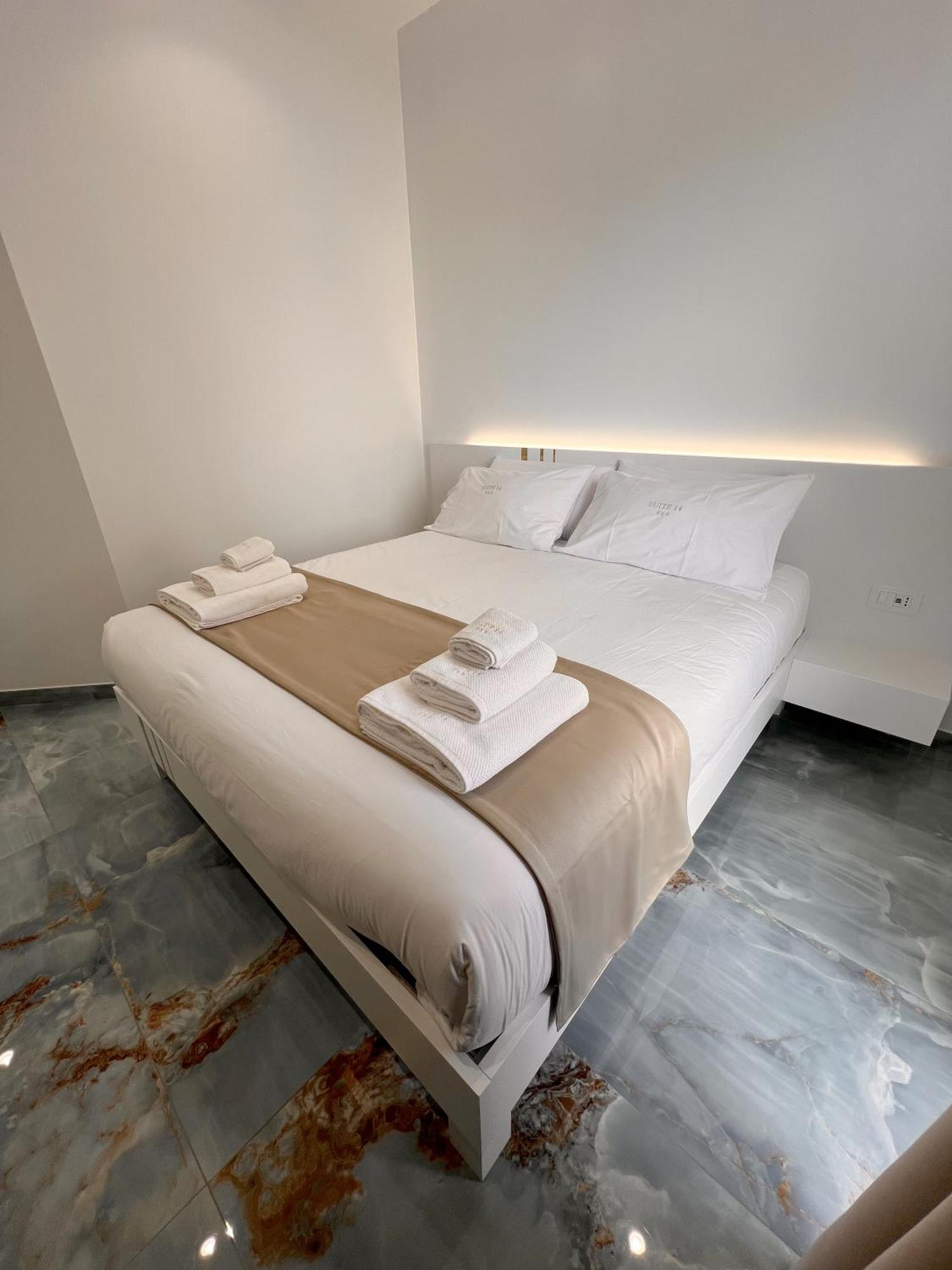 Suite 14 Scalea Exterior photo