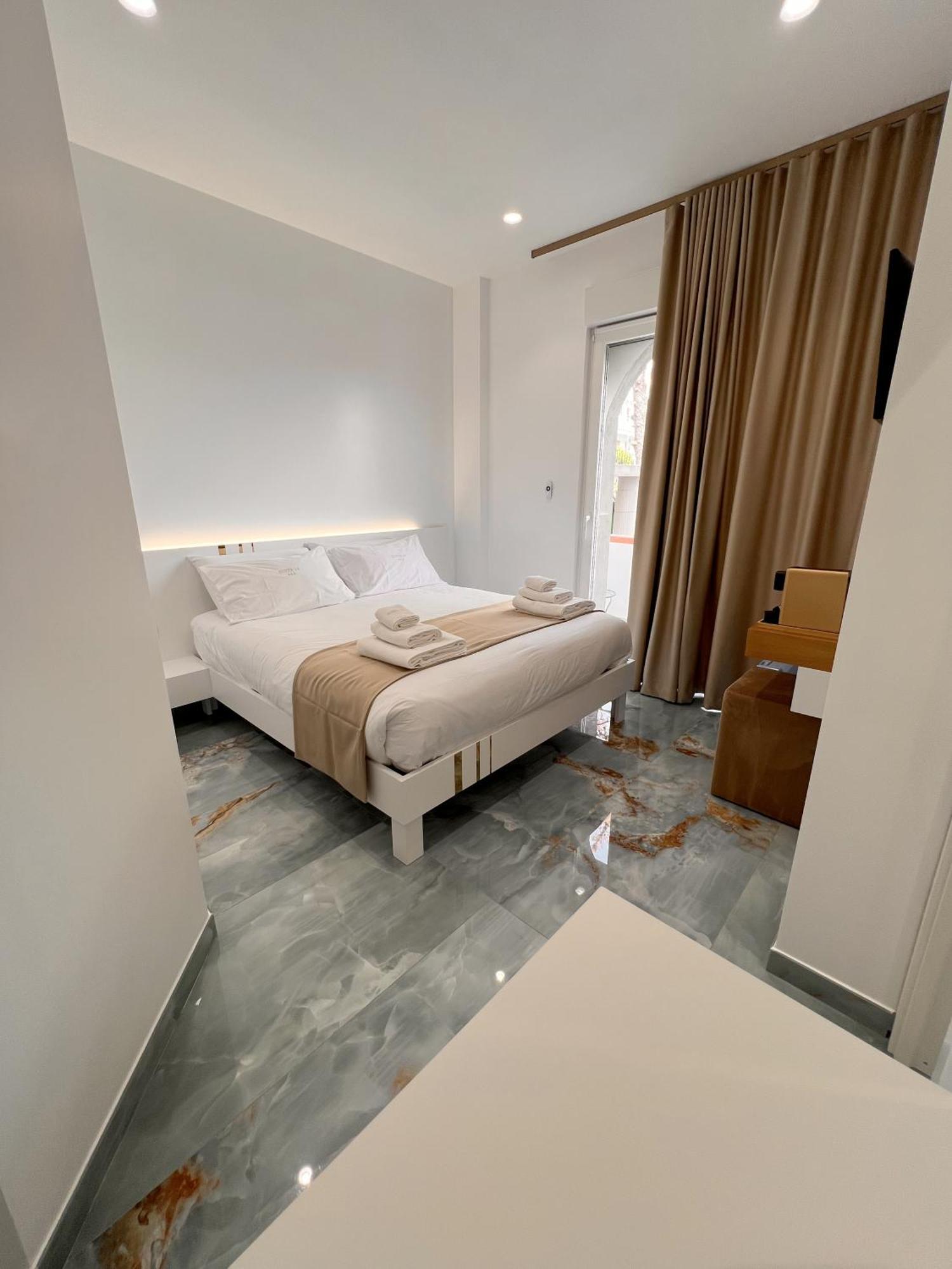 Suite 14 Scalea Exterior photo