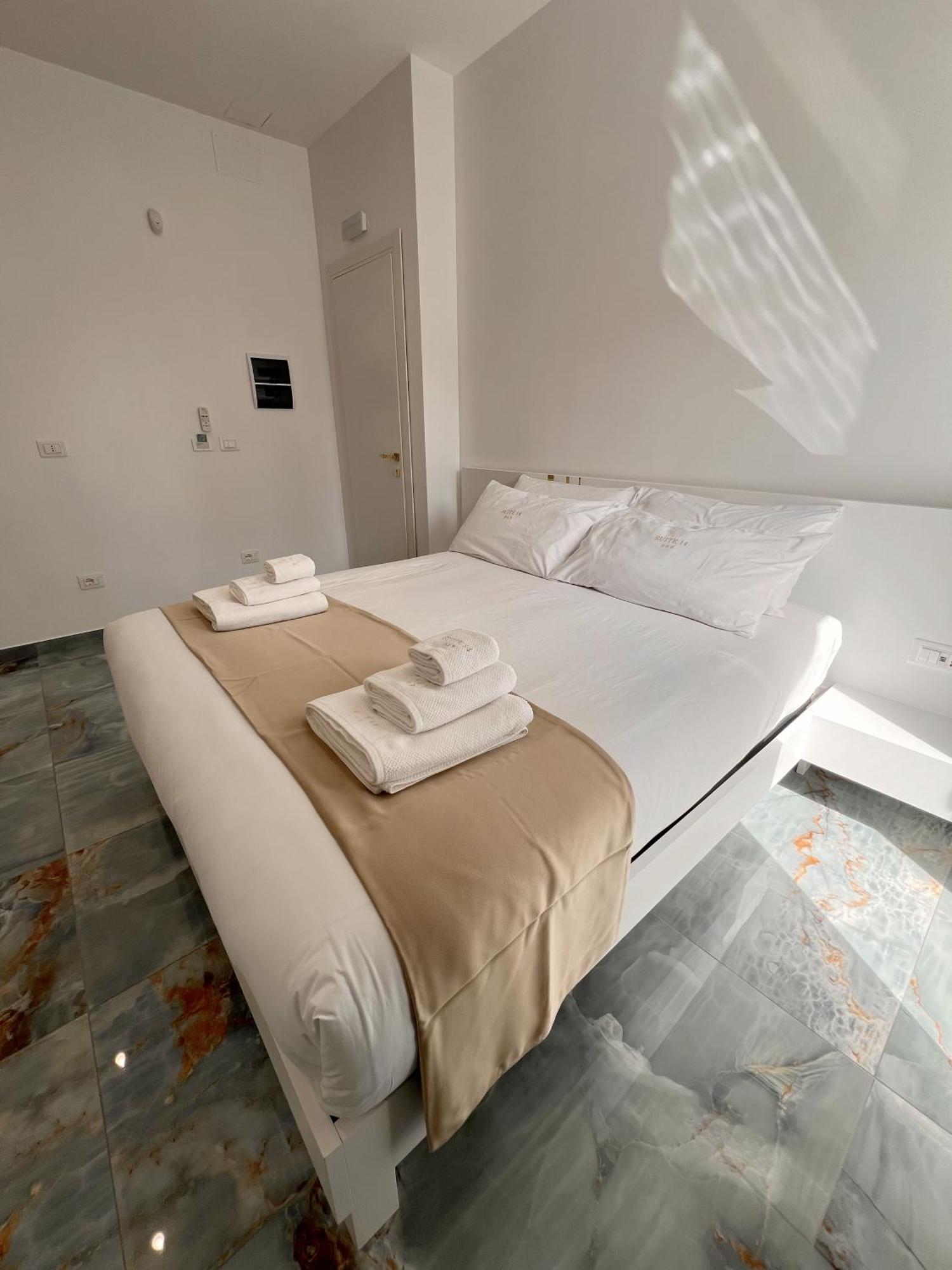 Suite 14 Scalea Exterior photo